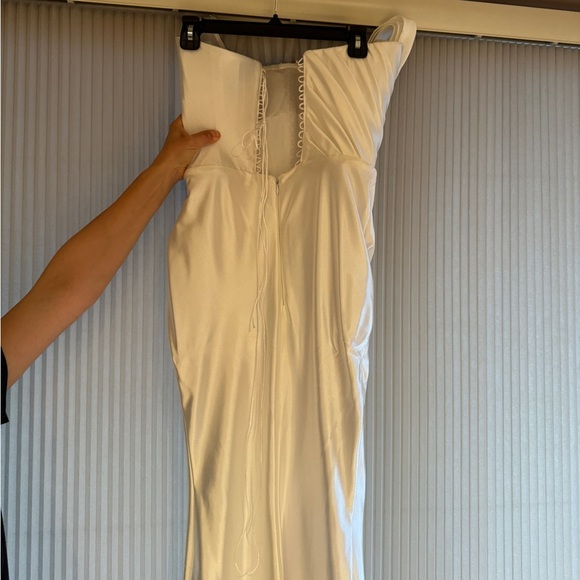 Albina Dyle white dress with crystals size small - Picture 3 of 4